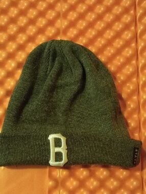 Men's Grey Knit Beanie with 'B' Patch - Unbranded